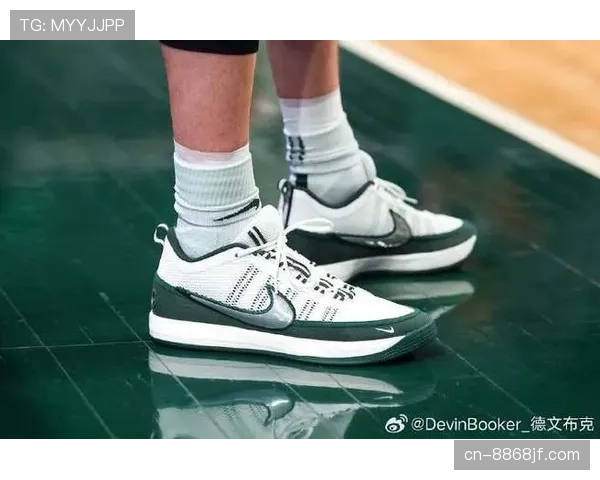 德文·布克挡拆得分效率提升显著拉开与同队锋线差距