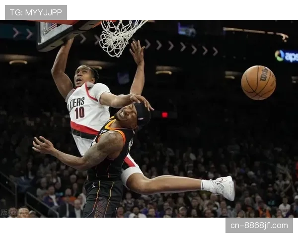 比尔挡拆牵制防线，三分回暖比布克更高效