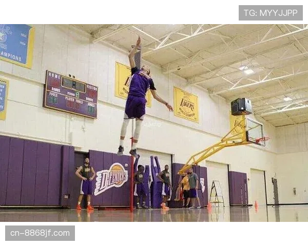 垂直起跳规则解析：什么是合法防守中的垂直起跳？