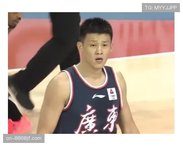 揭秘篮球阻挡与带球撞人判罚区别：看这一篇就够了